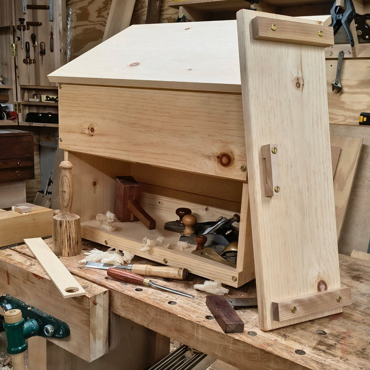 Build a Dutch Tool Chest with Randy Archer